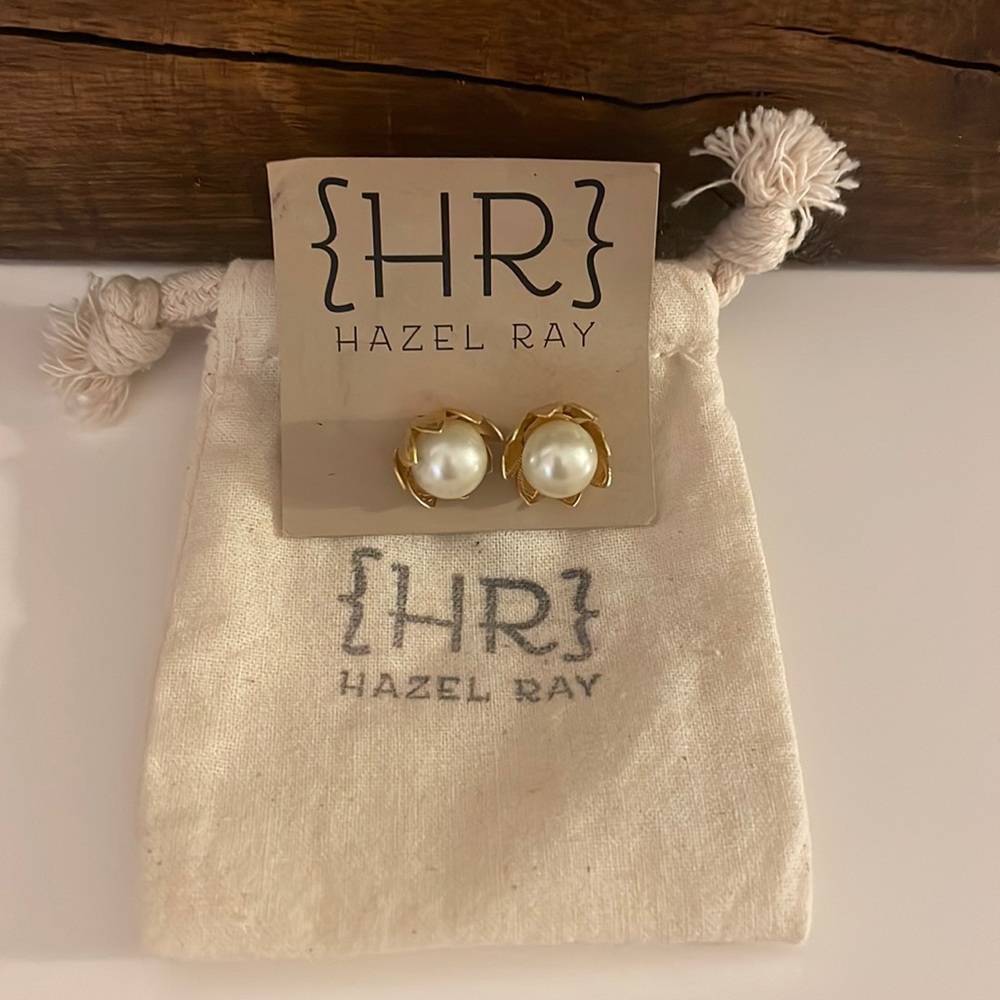 NWT pearl and gold tulip earrings
